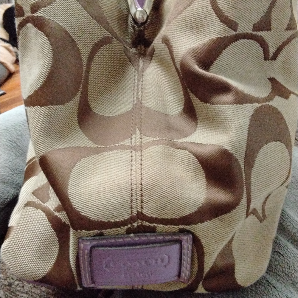 💜COACH Monogram/Leather Shoulder bag💜 EUC - Picture 7 of 12
